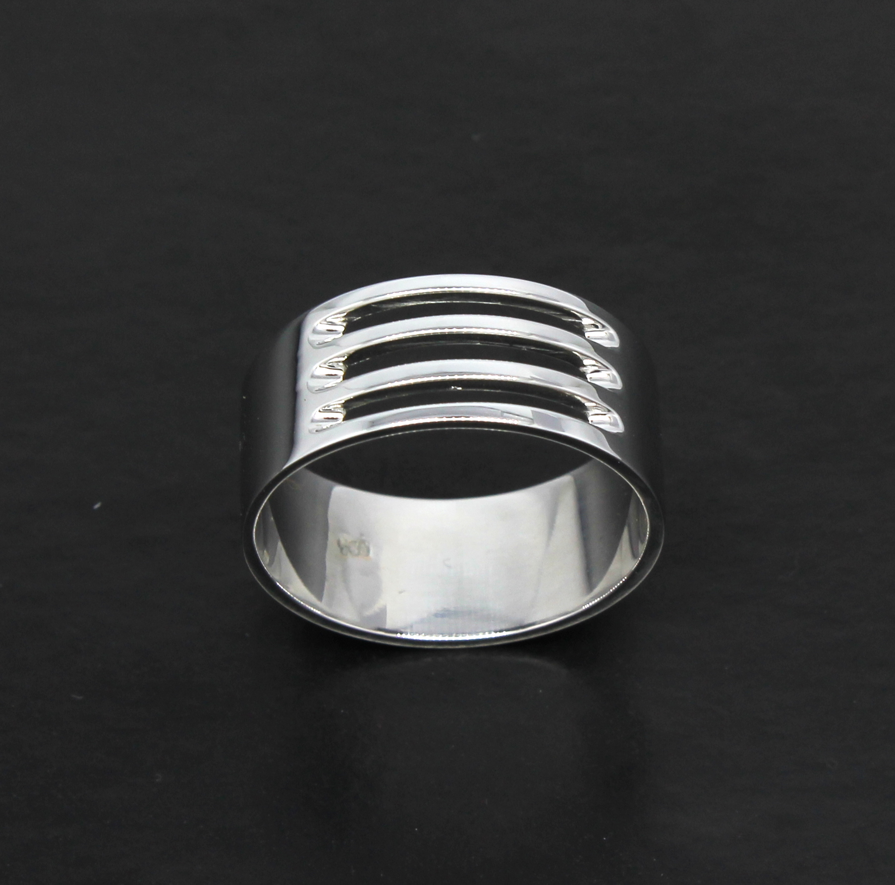 Anel Masculino Listrado Ouro Branco 18k 750 (6)