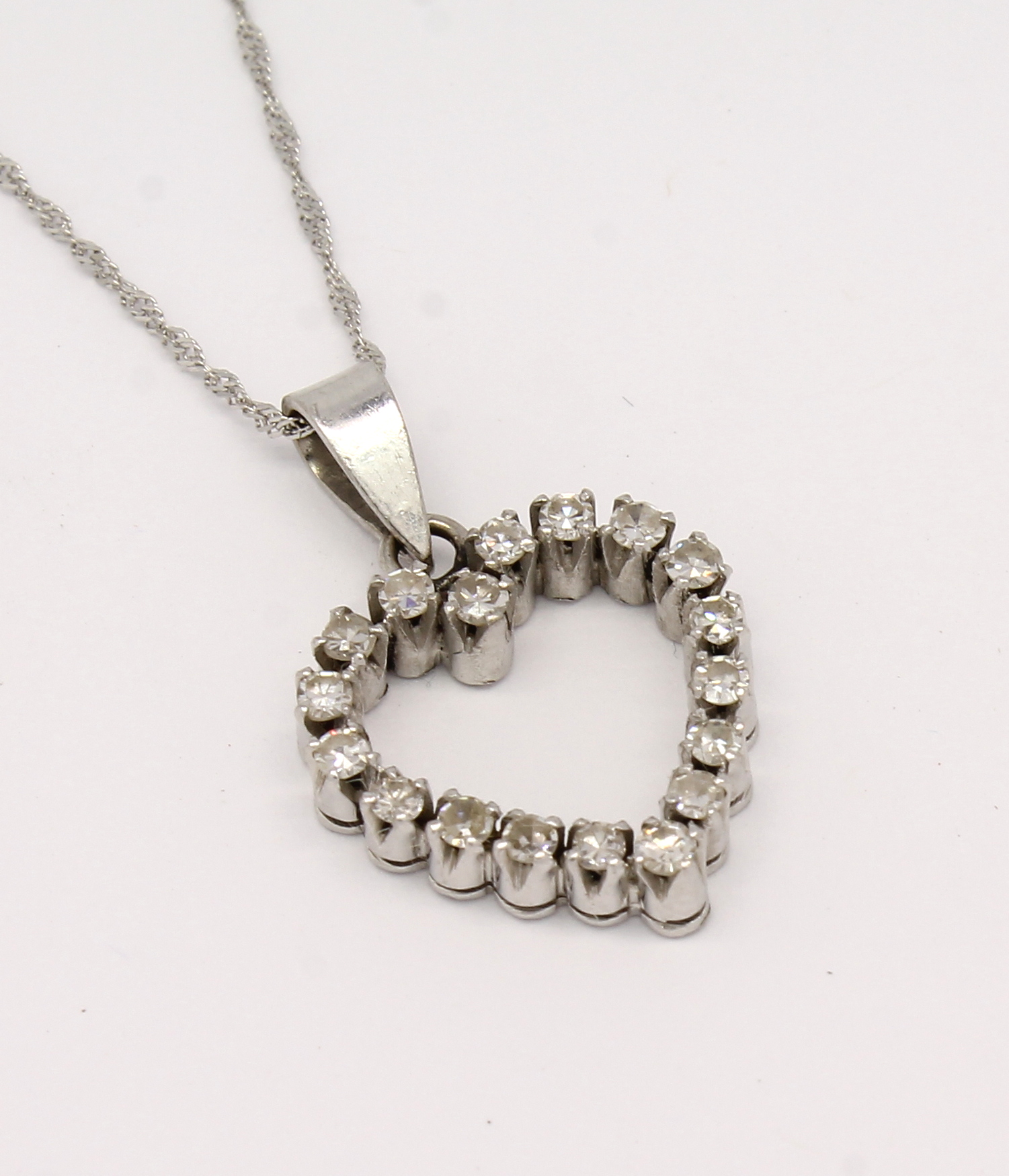 Colar Coração de Diamantes Ouro Branco 18k 750 (6)