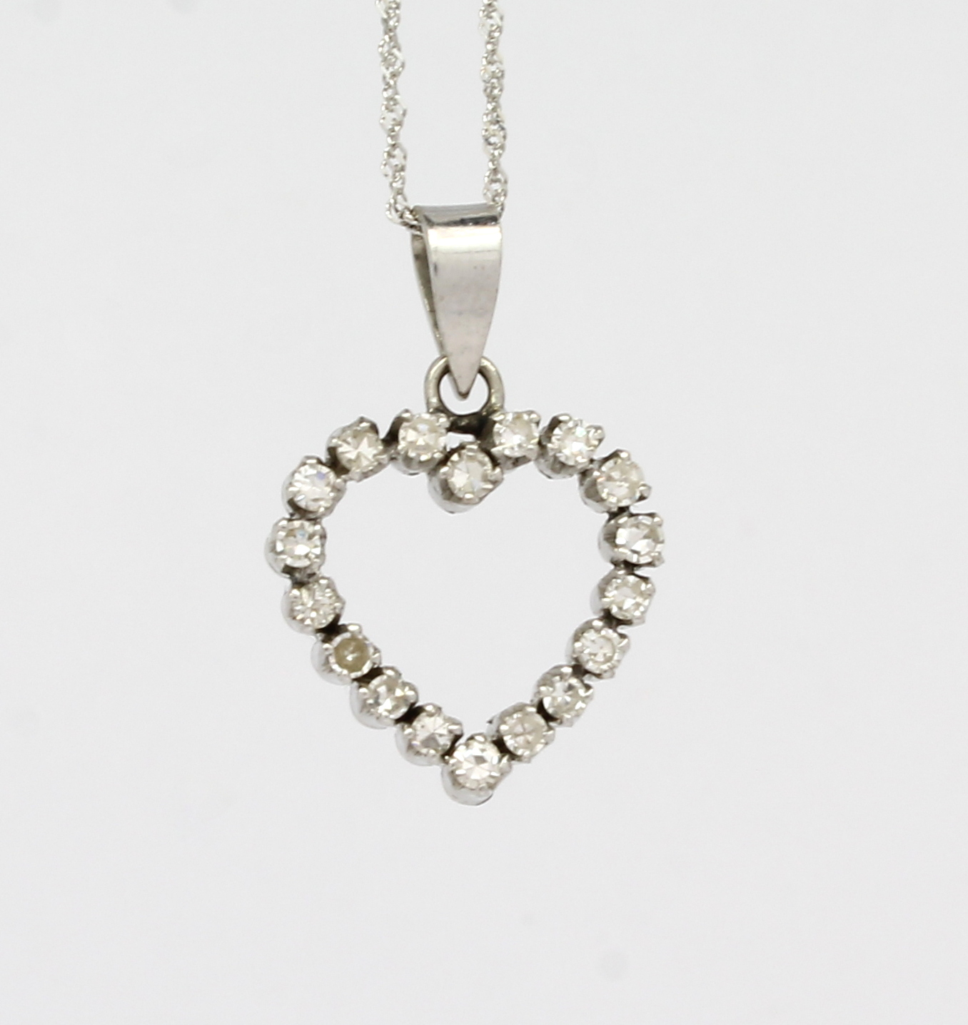 Colar Coração de Diamantes Ouro Branco 18k 750 (9)