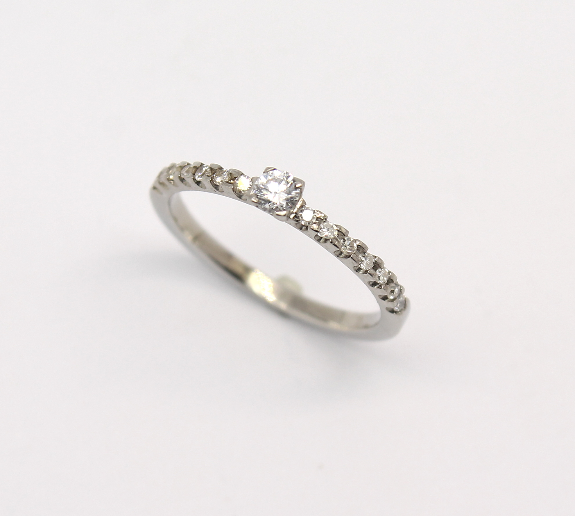 Anel Solitário 38 pontos Ouro Branco 18k 750 (3)