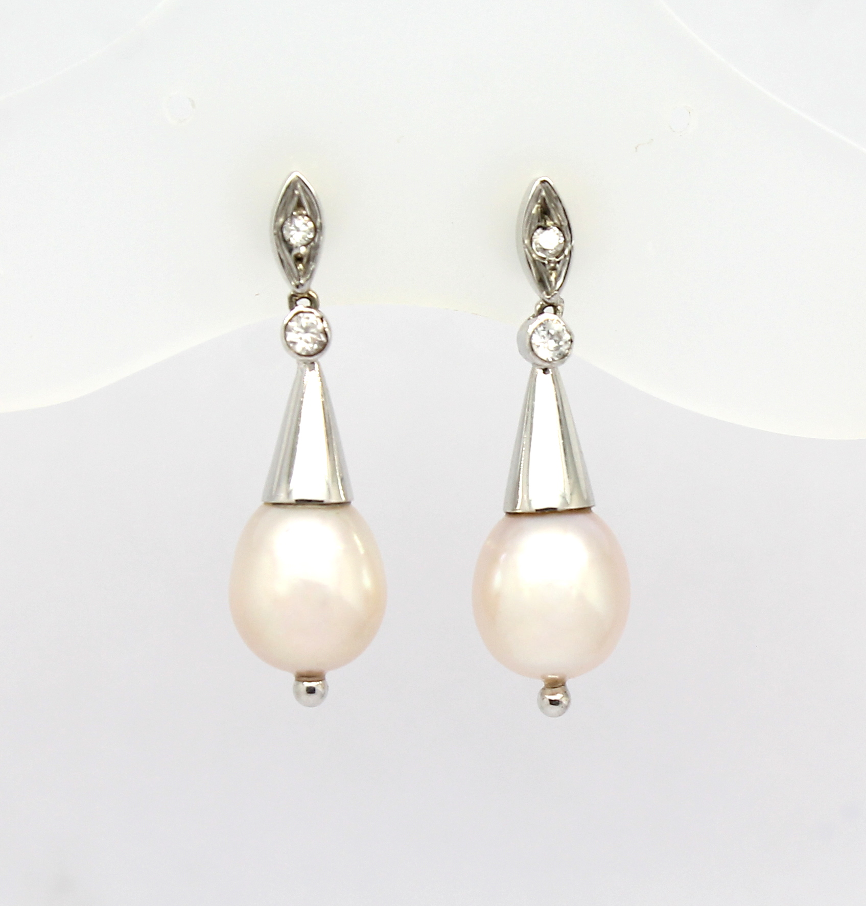 Brinco Diamante e Pérola Ouro Branco 18k 750 (2)