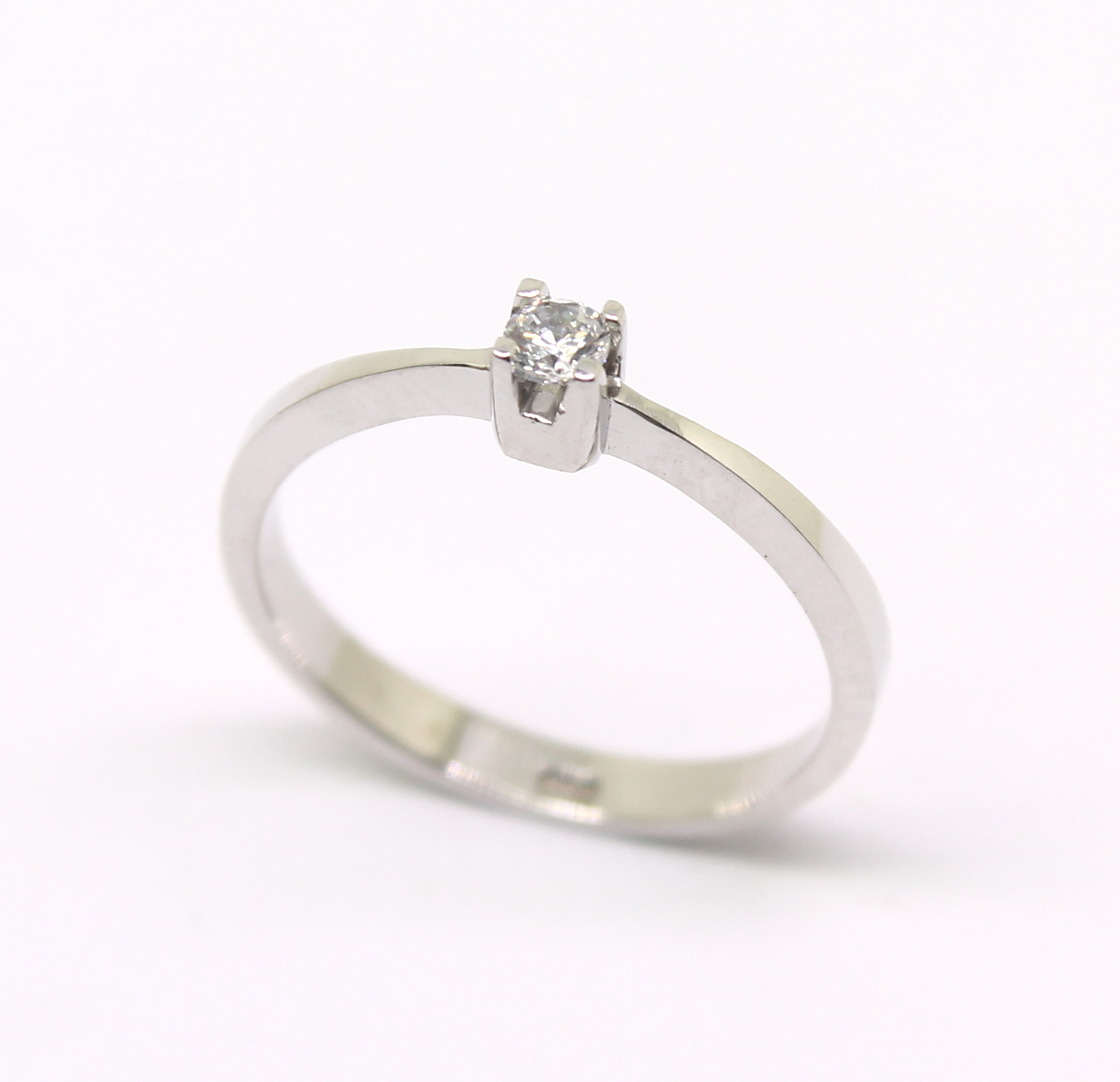 Anel Solitário Ouro Branco 18k 750 (10)