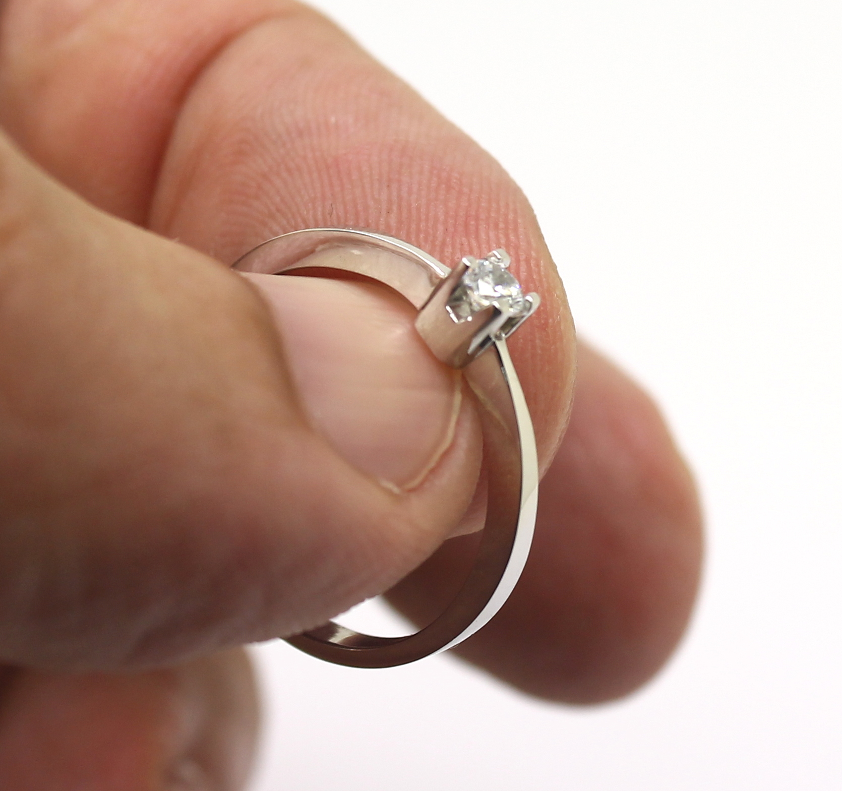 Anel Solitário Ouro Branco 18k 750 (16)