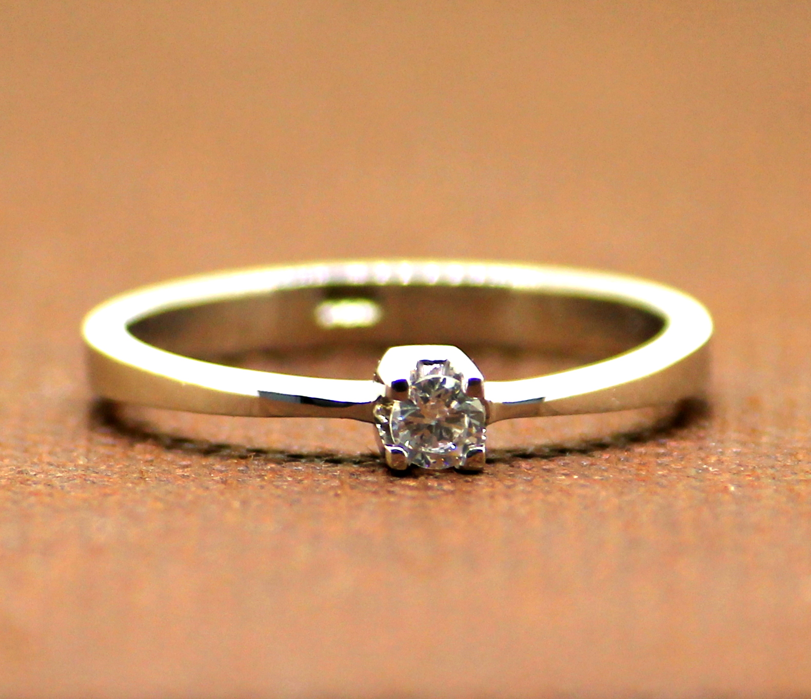 Anel Solitário Ouro Branco 18k 750 (3)