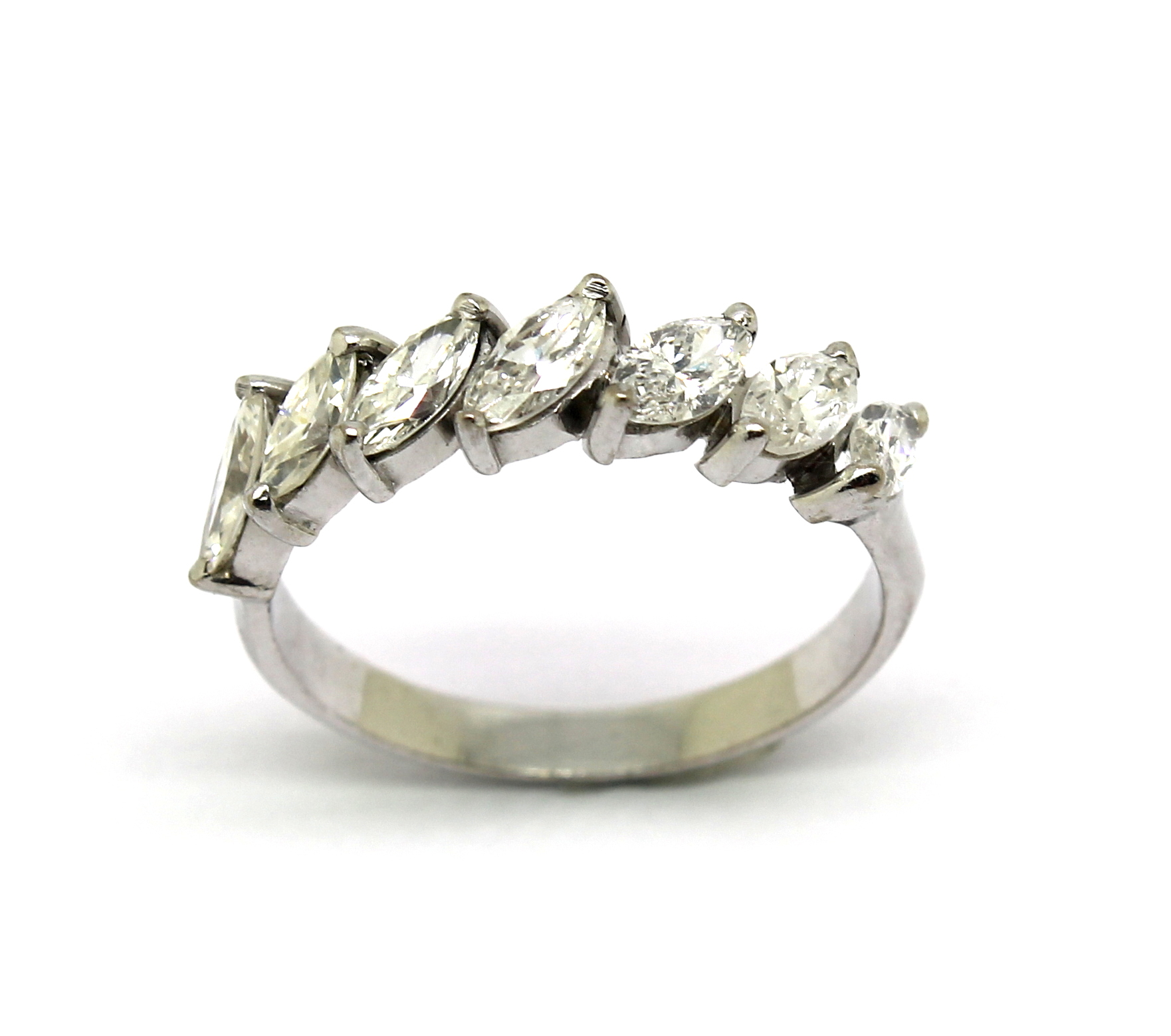 Meia Aliança Diamantes Navete Ouro Branco 18k 750 (5)